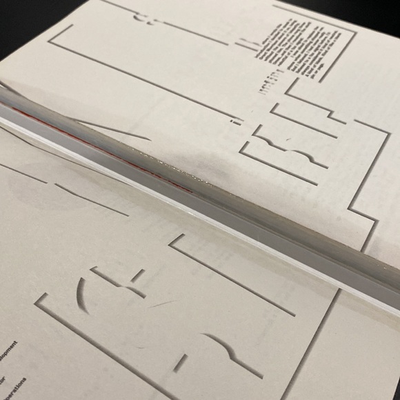 The Invisibles Volume #1: Say You Want A Revolution by Grant Morrison - Picture 7 of 8